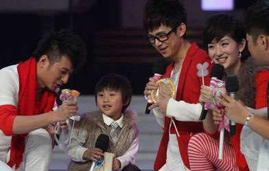 <em>快乐大本营</em>20101128高清直播 小沈阳小小彬