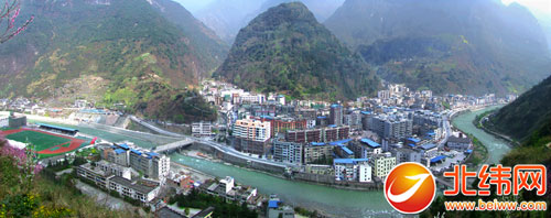 宝兴县城
