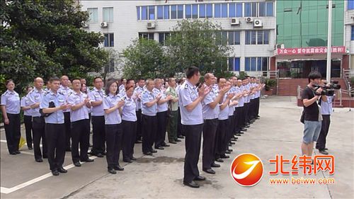 雅安地震_雅安捐款人均105万(3)