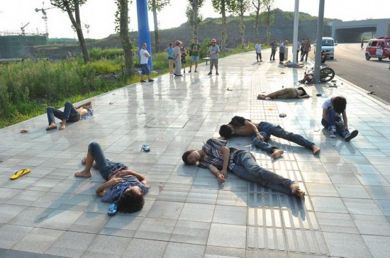 重庆9名青少年骑摩托车打闹发生悲剧3人死亡