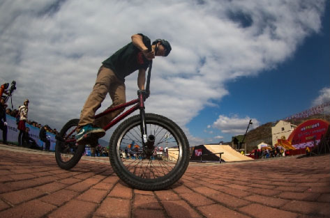 BMX小轮车 魅力与惊险同在_市州关注
