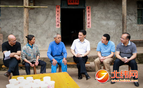 打好扶贫开发攻坚战 让贫困群众同步奔康