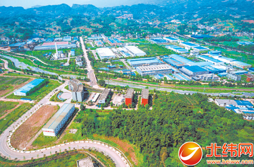 成都经济总量在全省的占比_智利在拉美经济占比图(2)