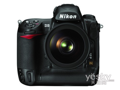 D700