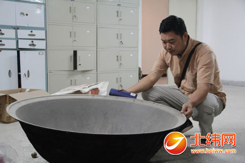 芦山地震纪念馆获捐爱心小米粥熬制大锅