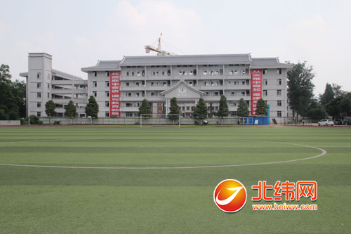 奋战攻坚 确保学生秋季入学