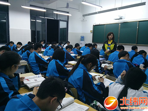 名山二中乔迁新居