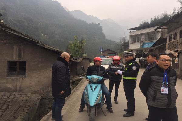 公安局交警大队联合乡政府持续开展农村摩托车
