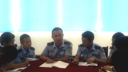 特勤中队组织实习警员学习笔录制作