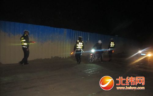 重庆市巴南区人民医院向荥经县公安局捐赠医疗