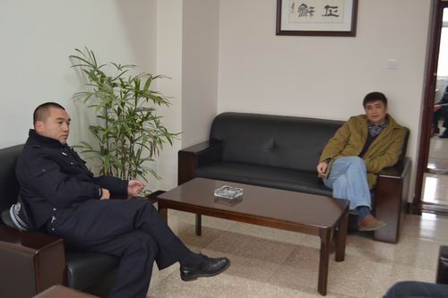 局党委委员、副局长舒波深入刑侦大队开展凝