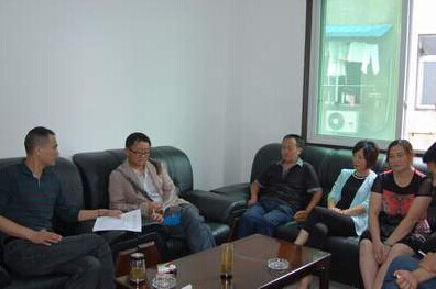 名山区工商局纪检组长约谈窗口工作人员