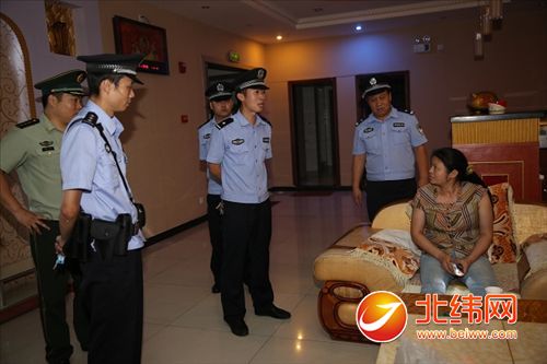 石棉县公安局组织开展整治黄赌毒违法犯罪集