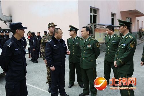 武警四川省总队副司令员严德辉到武警石棉县中队检查指导工作