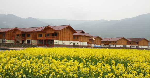 芦山县龙门乡青龙场村新村聚居点风貌尽显