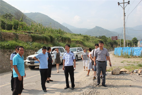 常务副县长王亚文率队督导检查2015年首届体