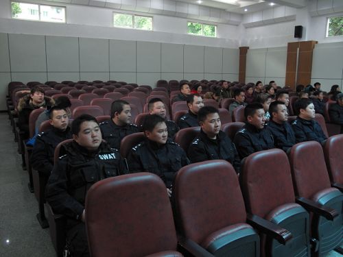 参与庭审旁听 提升民警执法办案能力