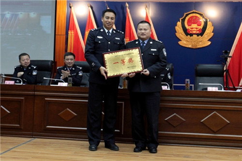 天全县公安局荣获全市公安机关绩效考核一等奖