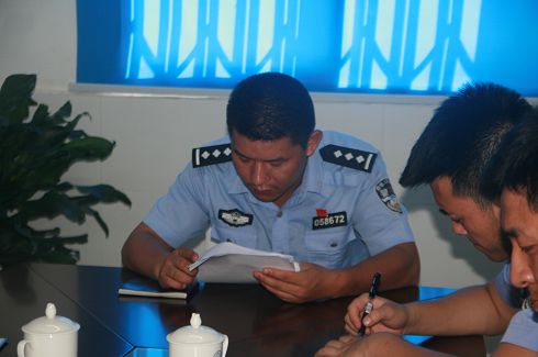 新棉派出所组织学习《关于开展行政案件告知程