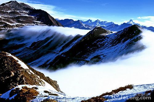 夹金山