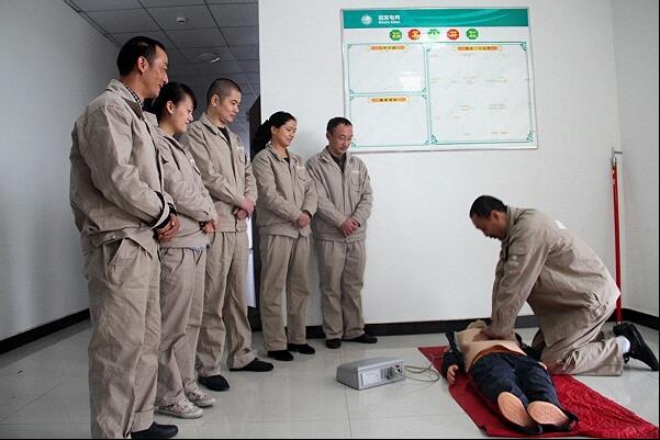 名山供电公司:开展触电急救培训-雅安电力