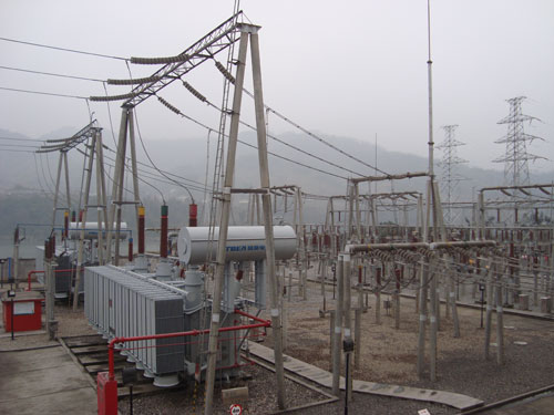 天全220千伏输变电工程顺利启动投运