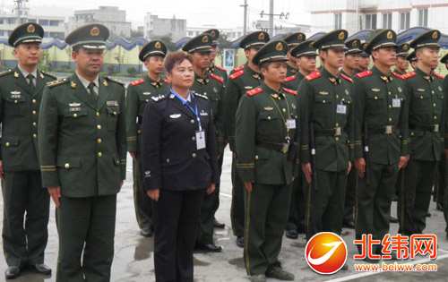 安市武警支队副支队长王磊莅临荥经县看守所与