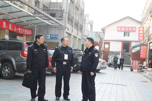 市局党委委员、刑警支队长张瑞平到乌斯河派出