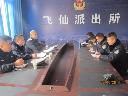 深化群众路线 尽显交管职责