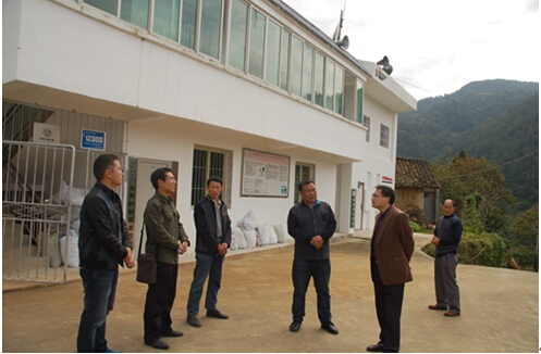 石棉县委副书记、县长石章健到安顺彝族乡调研